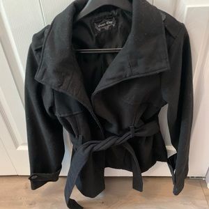 Outer Edge coat black size junior XL. One button is missing but can be replaced